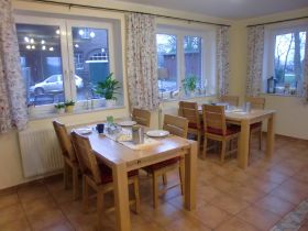 Einzeltische im Esszimmer.JPG